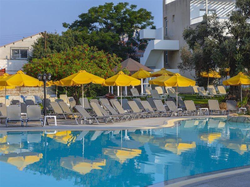 Apartamentos Mayfair Gardens Paphos Exterior foto